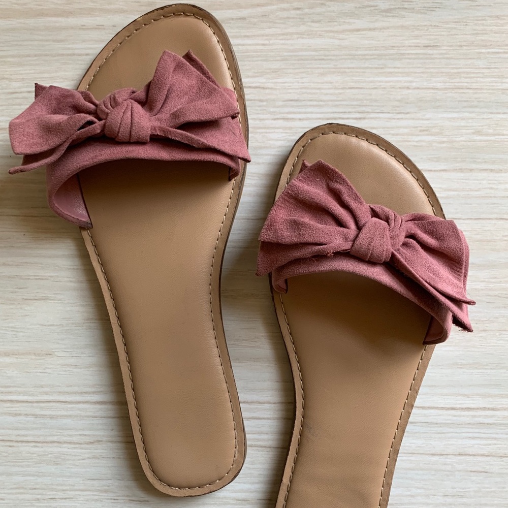 Rose bow sandals